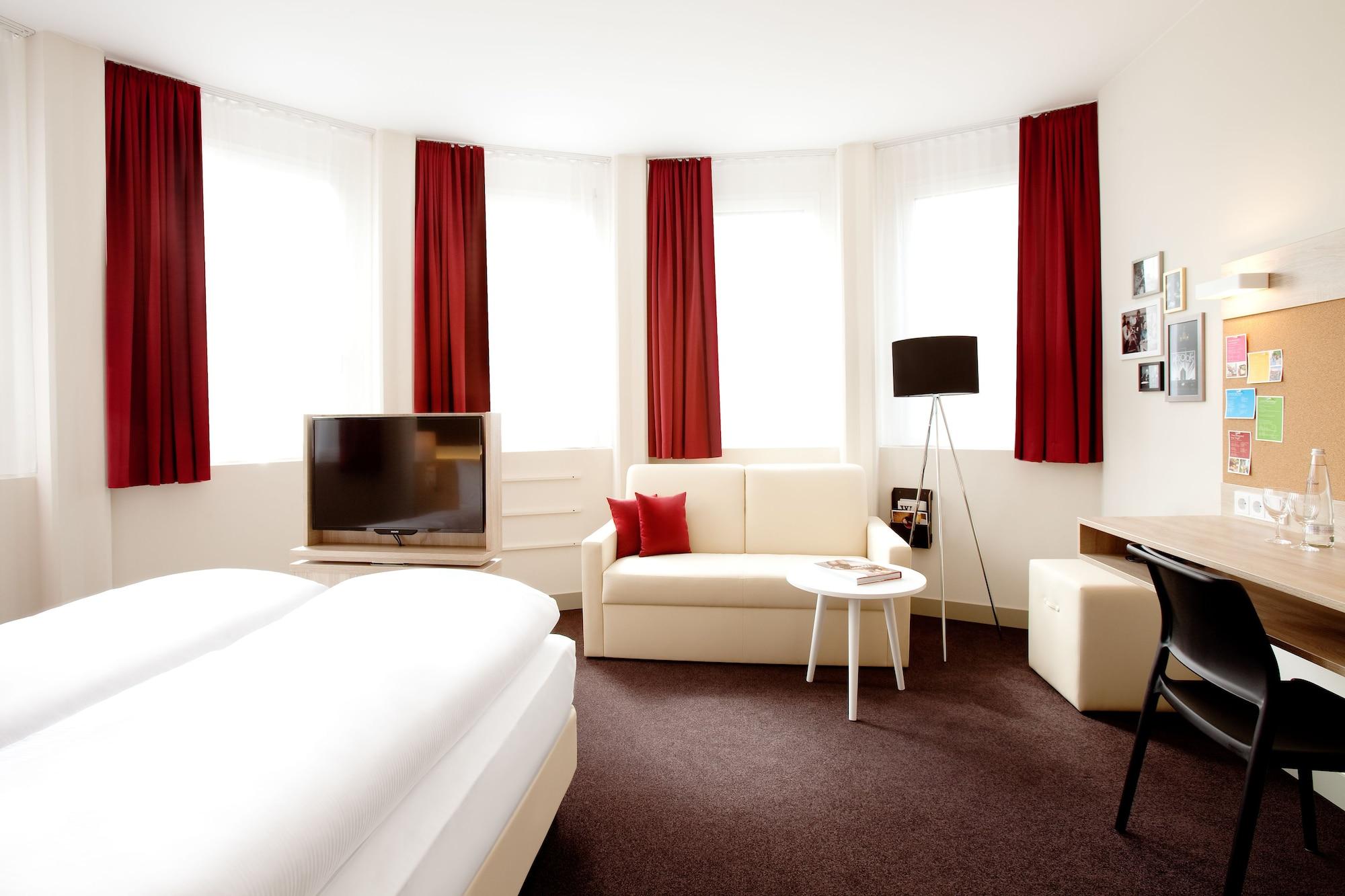 Отель Vienna House Easy By Wyndham Munchen Экстерьер фото