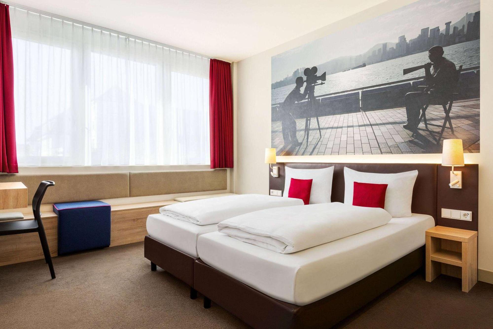 Отель Vienna House Easy By Wyndham Muenchen Экстерьер фото